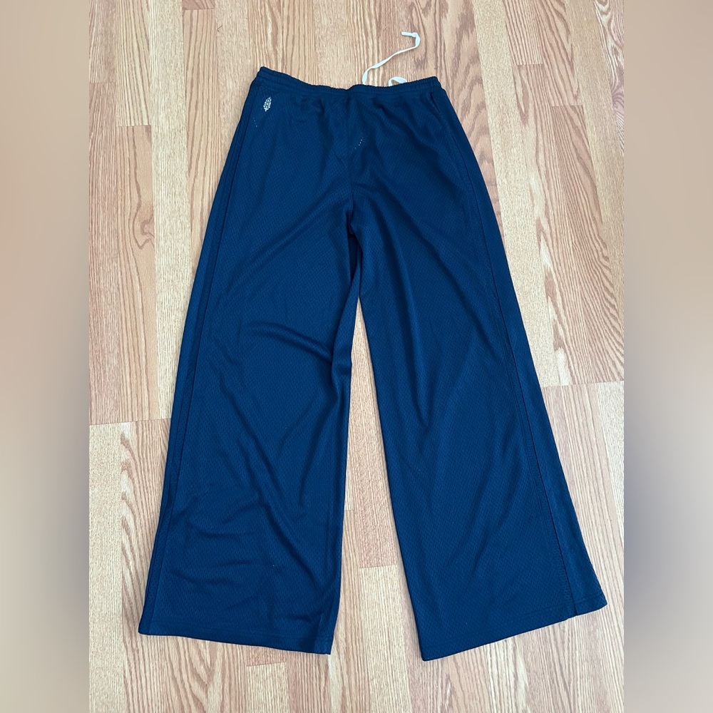 Free People Movement Women's Overtime
Mesh Athletic Pants in Navy Size S NWT - Picture 6 of 8